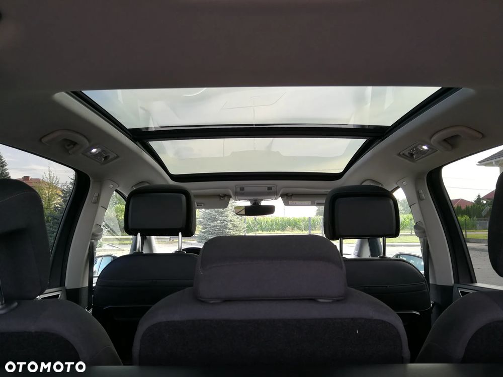 Volkswagen Touran - 7