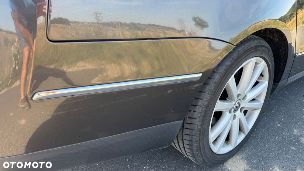 Volkswagen Passat 2.0 TDI DPF Highline - 9