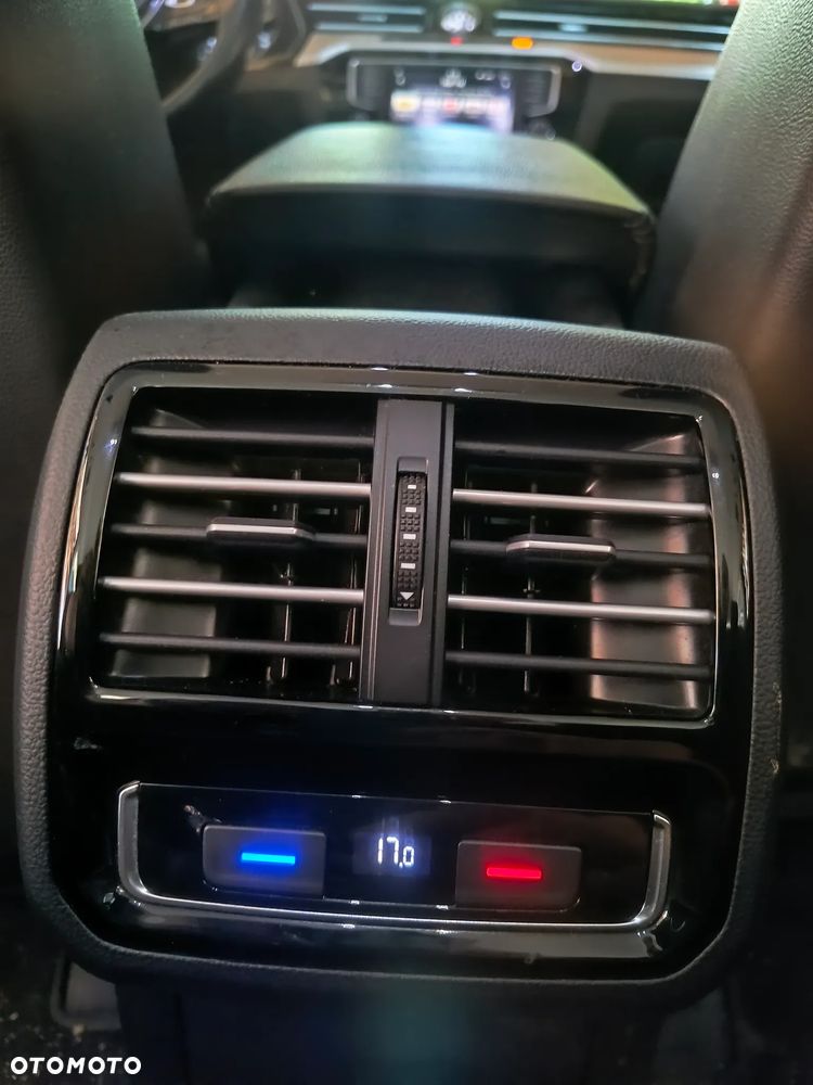 Volkswagen Passat 2.0 TDI (BlueMotion Technology) Highline - 18