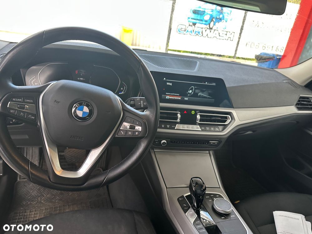 BMW Seria 3 318i - 15