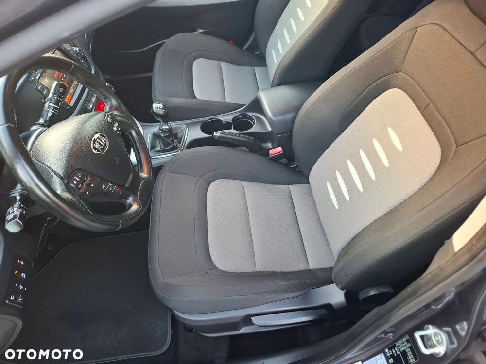 Kia Ceed - 14