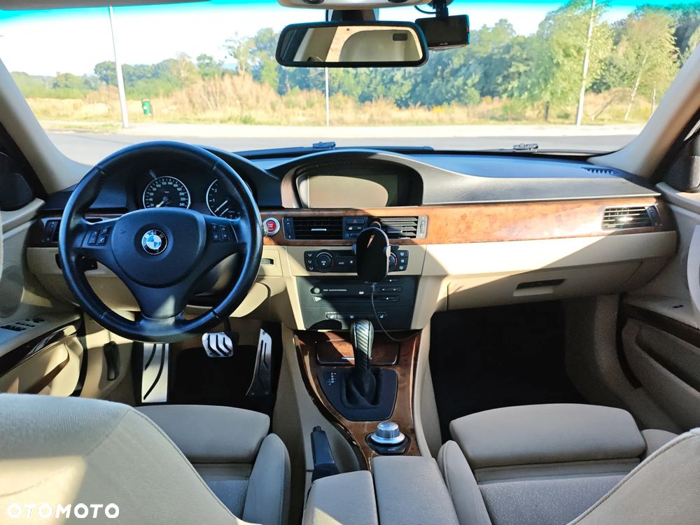 BMW Seria 3 330i - 19