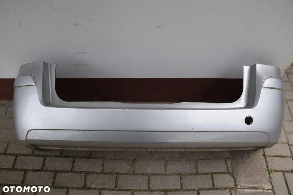 Opel Zafira B 05-14 Zderzak tylny tył srebrny Z157 - 1