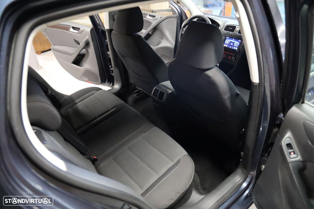 VW Golf 2.0 TDi Confortline - 15