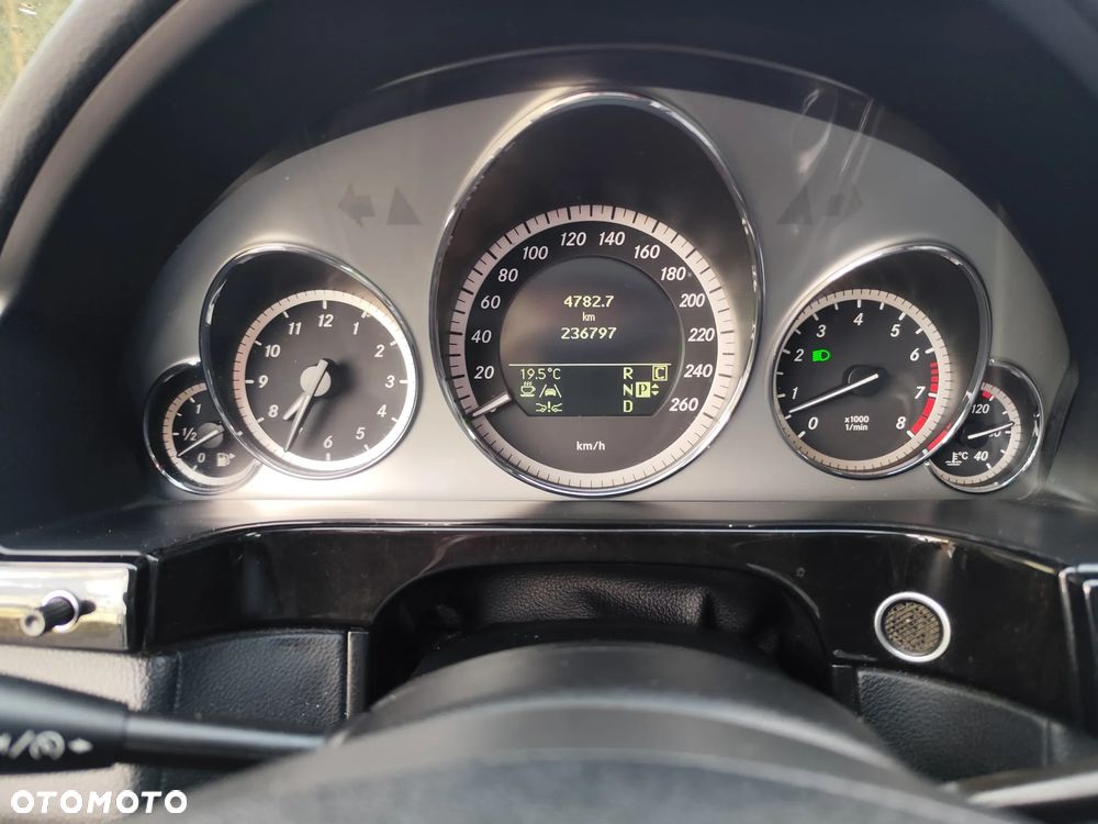 Mercedes-Benz Klasa E 500 4-Matic Avantgarde - 29
