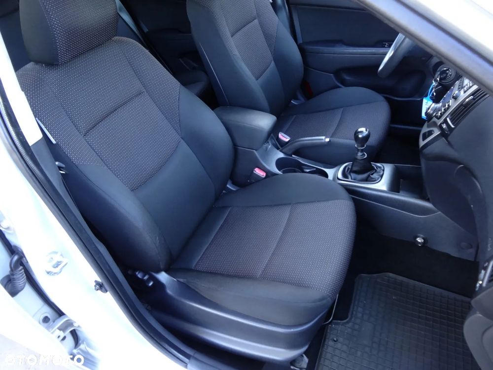 Hyundai i30 1.6 Comfort - 24
