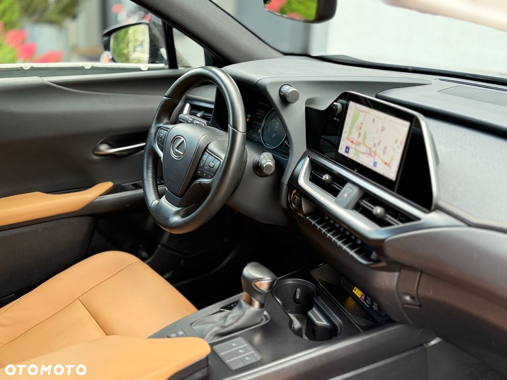 Lexus UX 250h GPF F Sport Design+ 2WD - 25