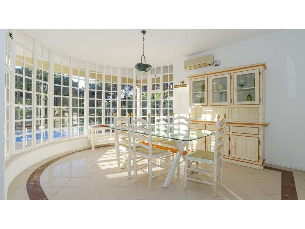 Moradia T5, numa zona tranquila de Vilamoura, Algarve - Grande imagem: 4/11