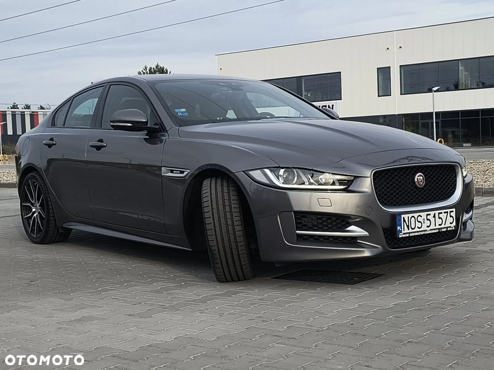Jaguar XE 2.0 T R-Sport - 1
