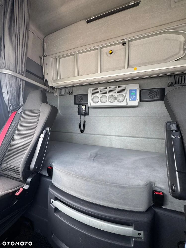 Renault T480 High Cab - 8
