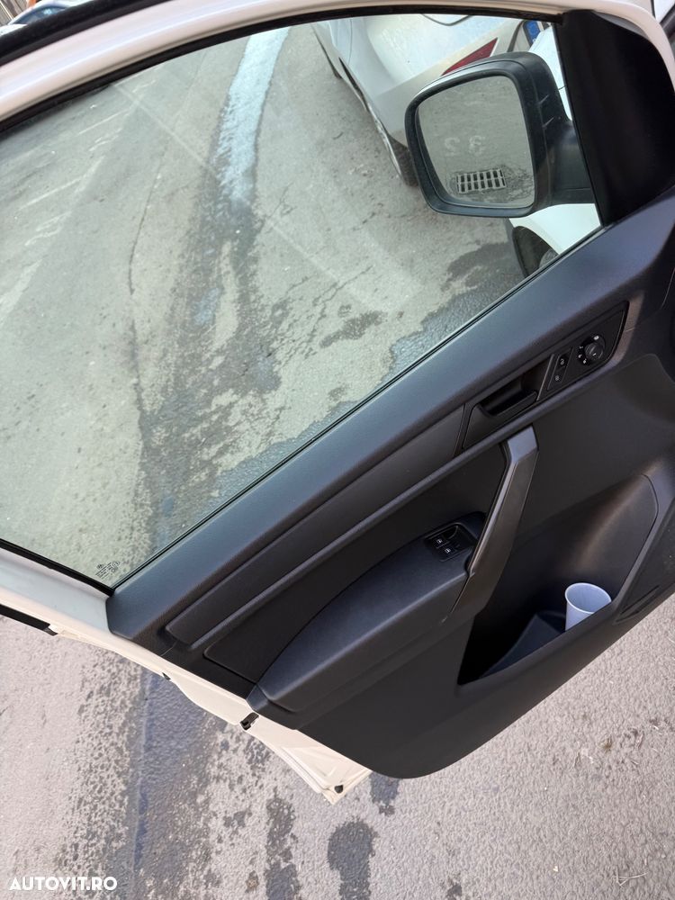 Volkswagen Caddy Maxi 2.0 TDI 90 kW - 25