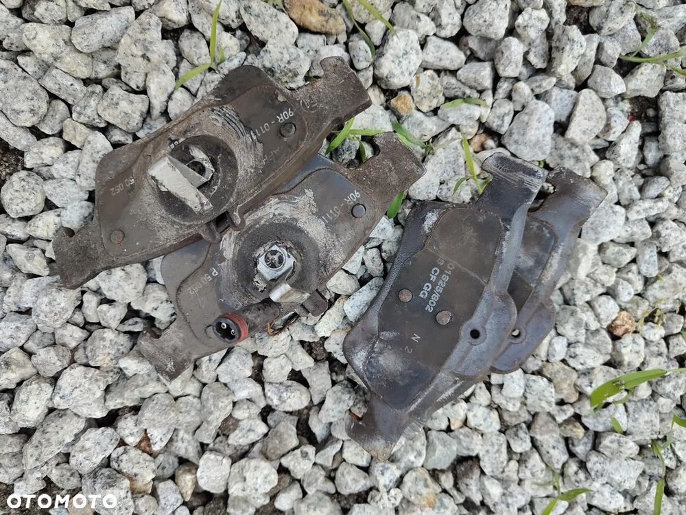 MERCEDES W211 Tarcze Hamulcowe Z Klockami Pełne Niewentylowane 2.2 2.7 - 18