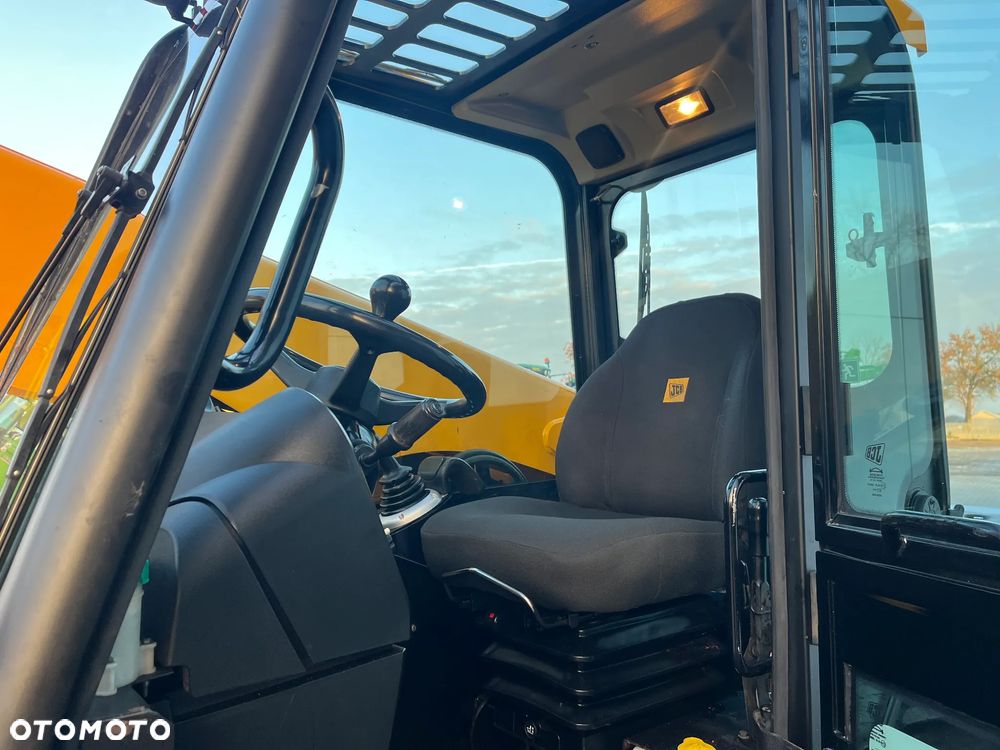 JCB 526-56 Agri Super - 10