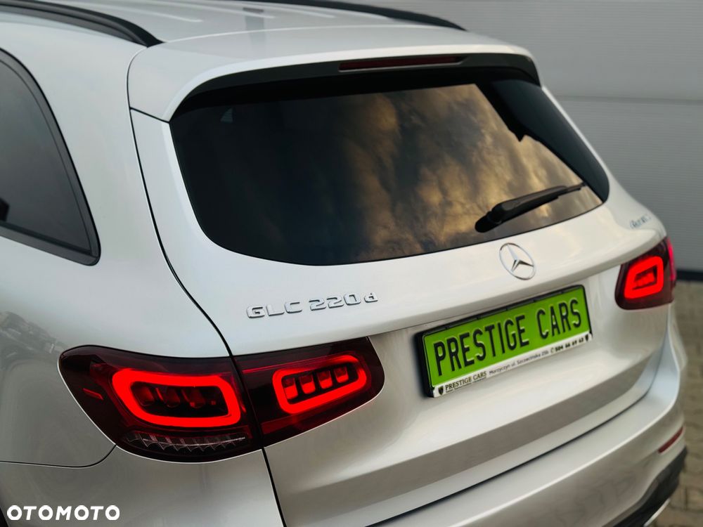 Mercedes-Benz GLC 220 d 4Matic 9G-TRONIC AMG Line Plus - 22
