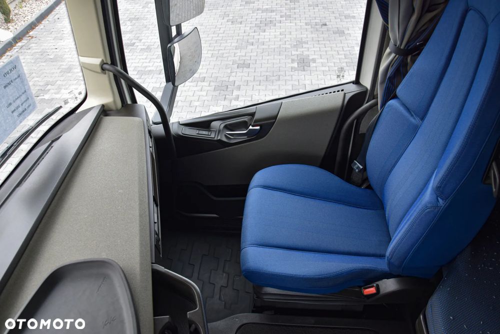 Volvo FH500 / EURO 6 / NOWY MODEL / KLIMATYZACJA POSTOJOWA / ACC / LEDY / 2 ZBIORNIKI / 2022 / NISKI PRZEBIEG / SERWISOWANY / SPROWADZONY - 26