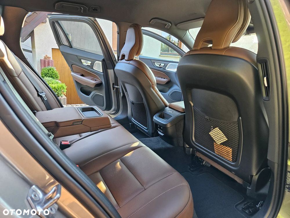 Volvo V60 Cross Country D4 AWD - 14