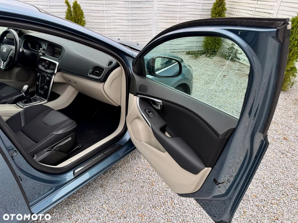 Volvo V40 D2 Momentum - 33