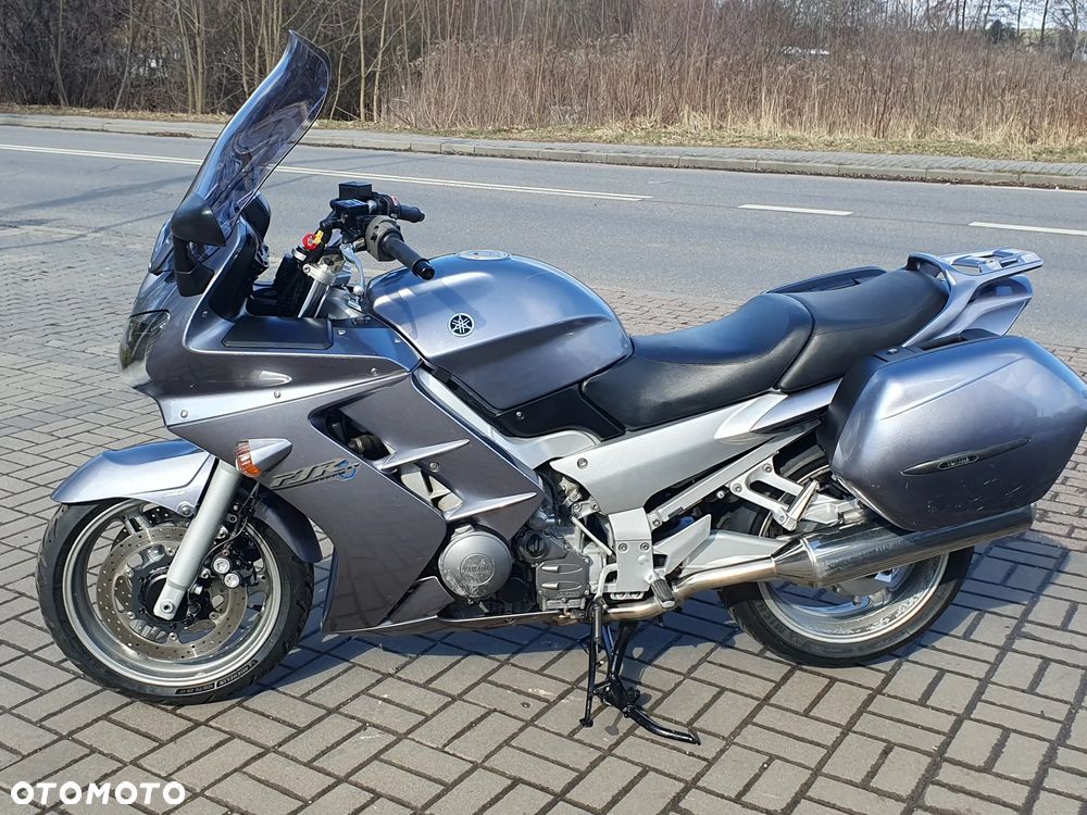 Yamaha FJR - 25