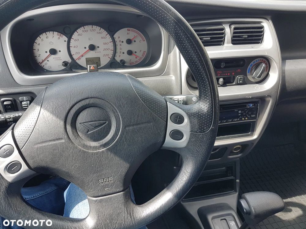 Daihatsu Sirion - 15