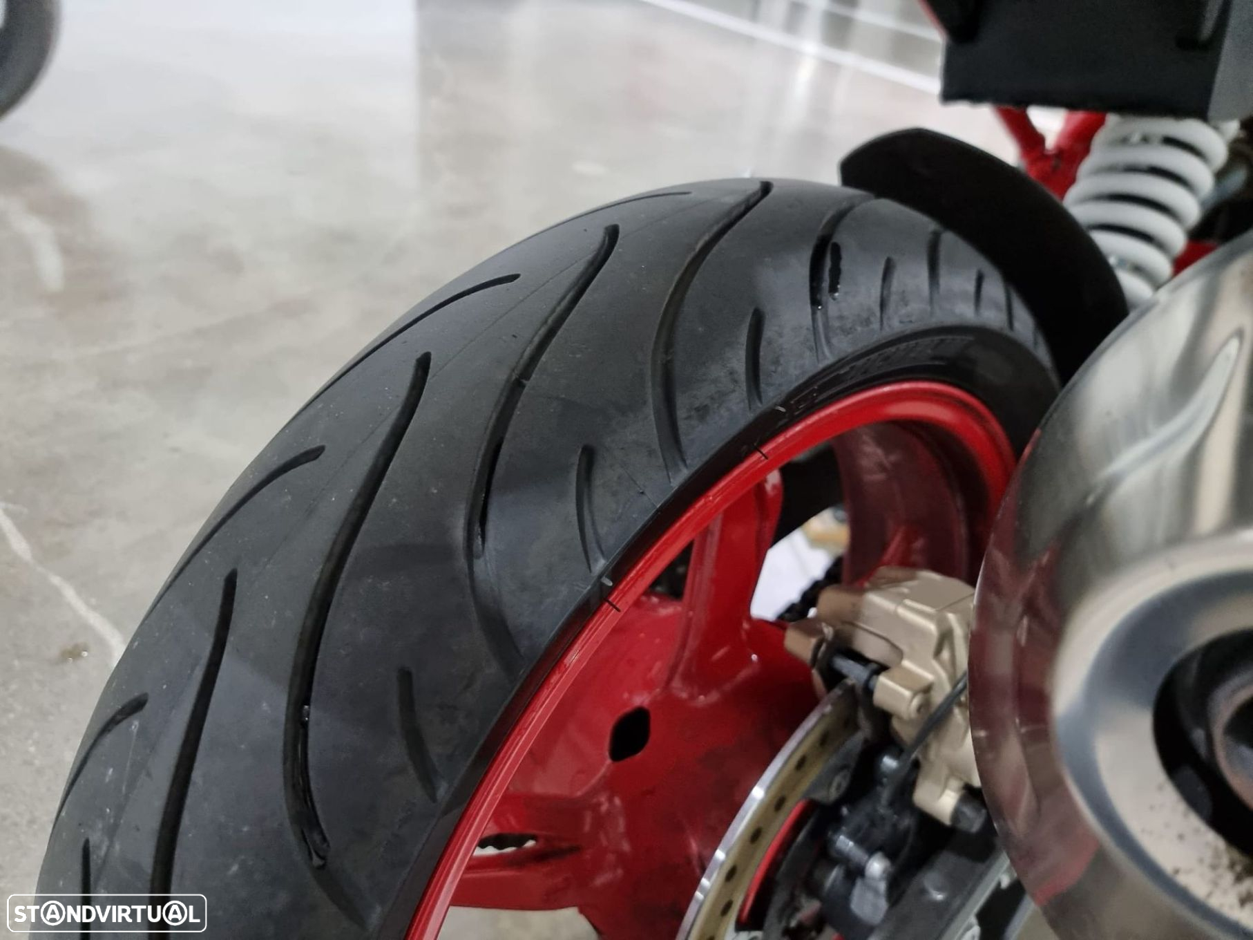 BMW G 310 R 310R - 12