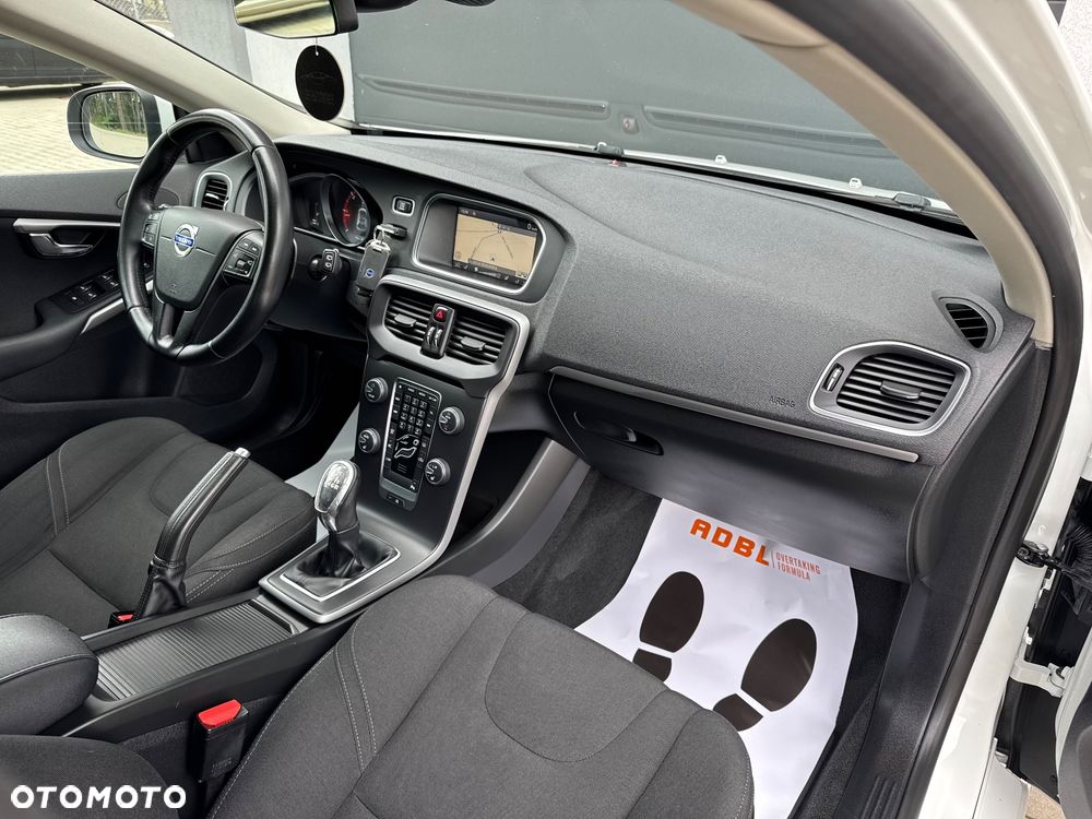 Volvo V40 D3 - 18