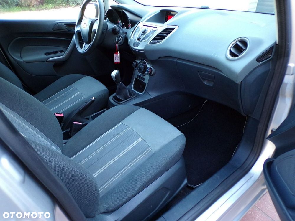 Ford Fiesta - 26