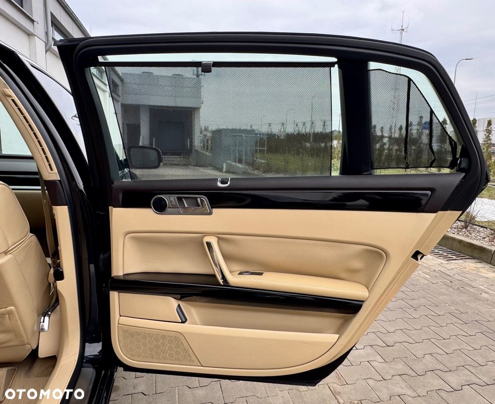 Volkswagen Phaeton 4.2 V8 4Mot L (5 os.) - 22