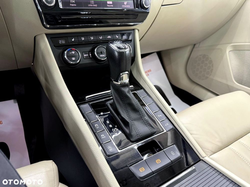 Skoda Superb 2.0 TDI DSG Style - 20