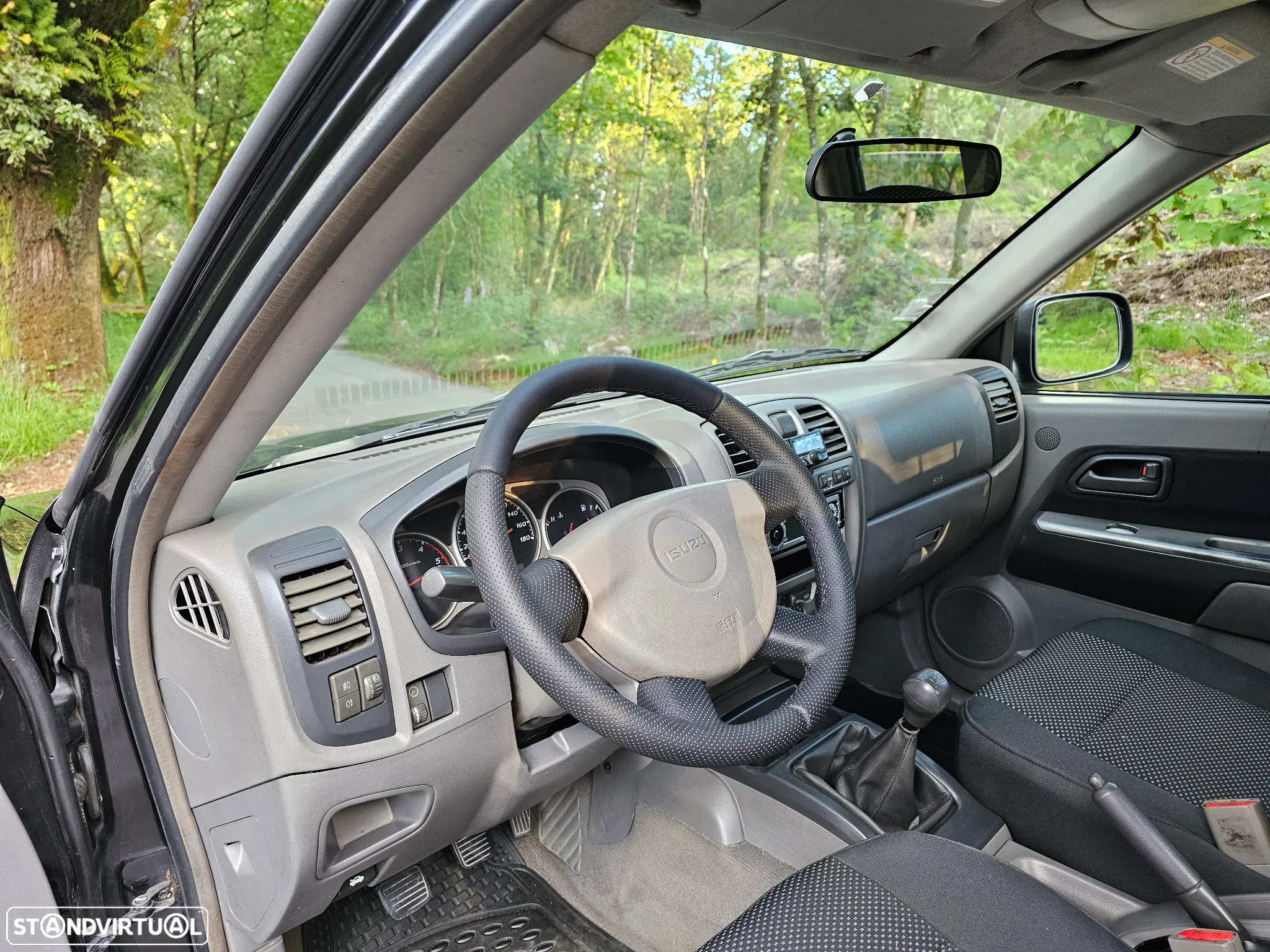Isuzu D-Max 2.5 DTi CD 4WD LS - 28
