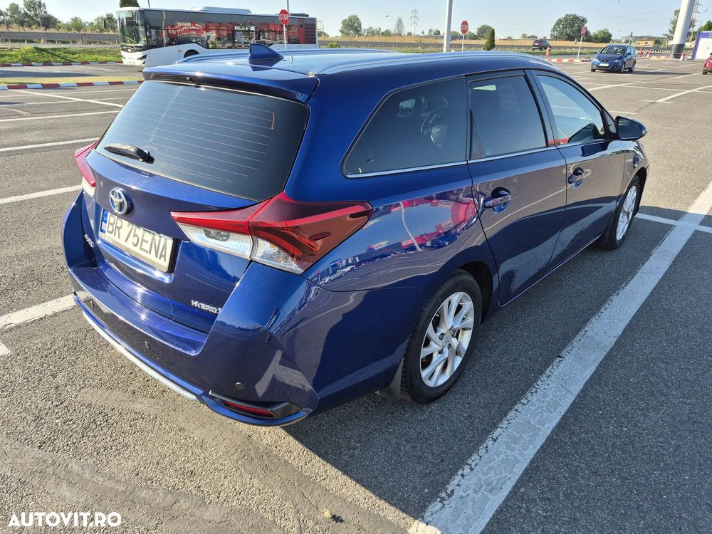 Toyota Auris 1.8 L VVT-i HSD Luna - 5