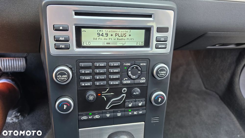 Volvo V70 2.5T Momentum - 13