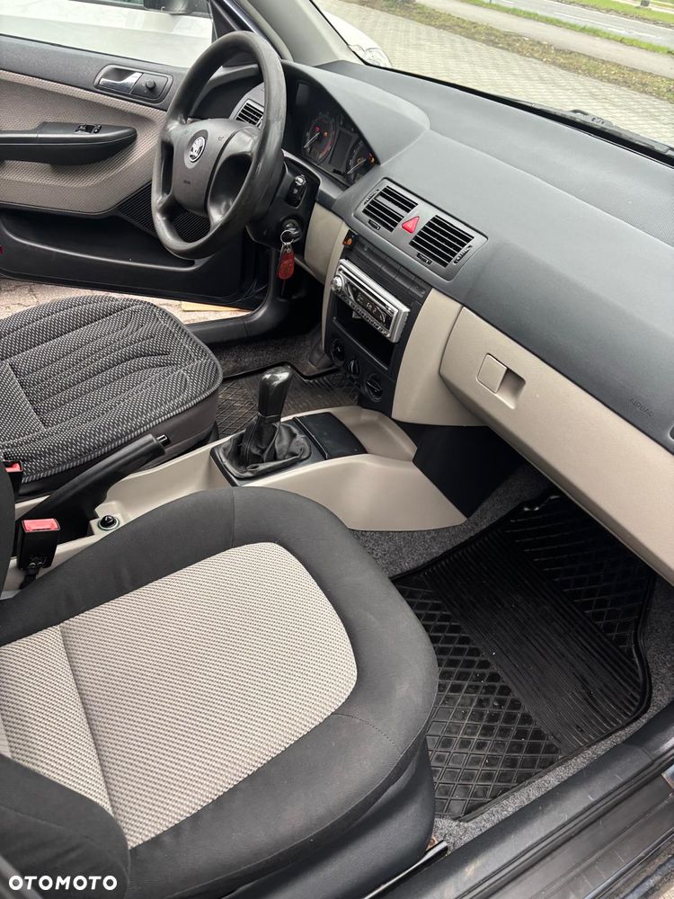 Skoda Fabia 1.4 16V Ambiente - 2