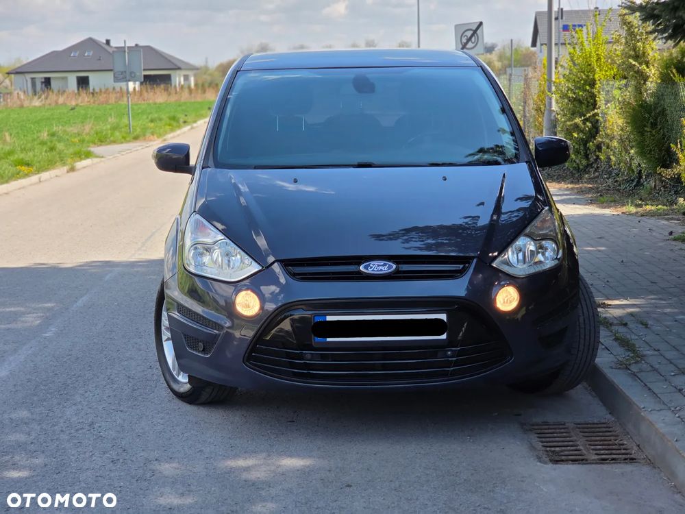 Ford S-Max - 12