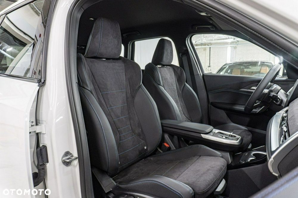 BMW X1 sDrive18i - 18