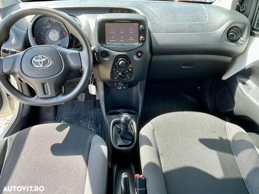 Toyota Aygo 1.0 X - play - 8