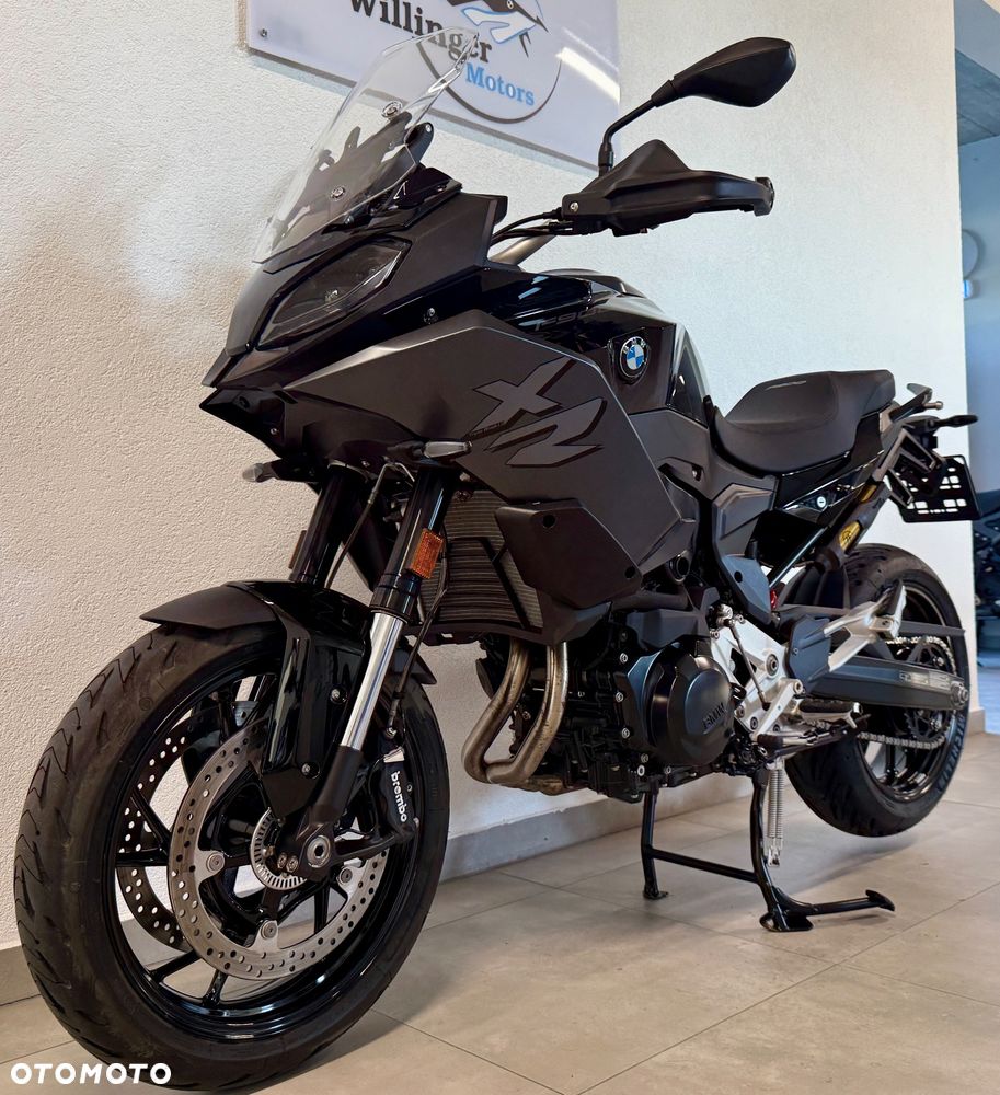 BMW XR - 2
