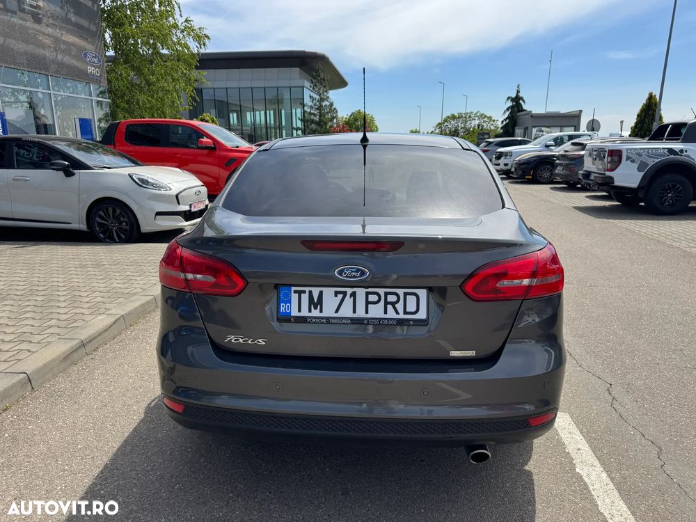 Ford Focus 1.5 EcoBoost Titanium - 8