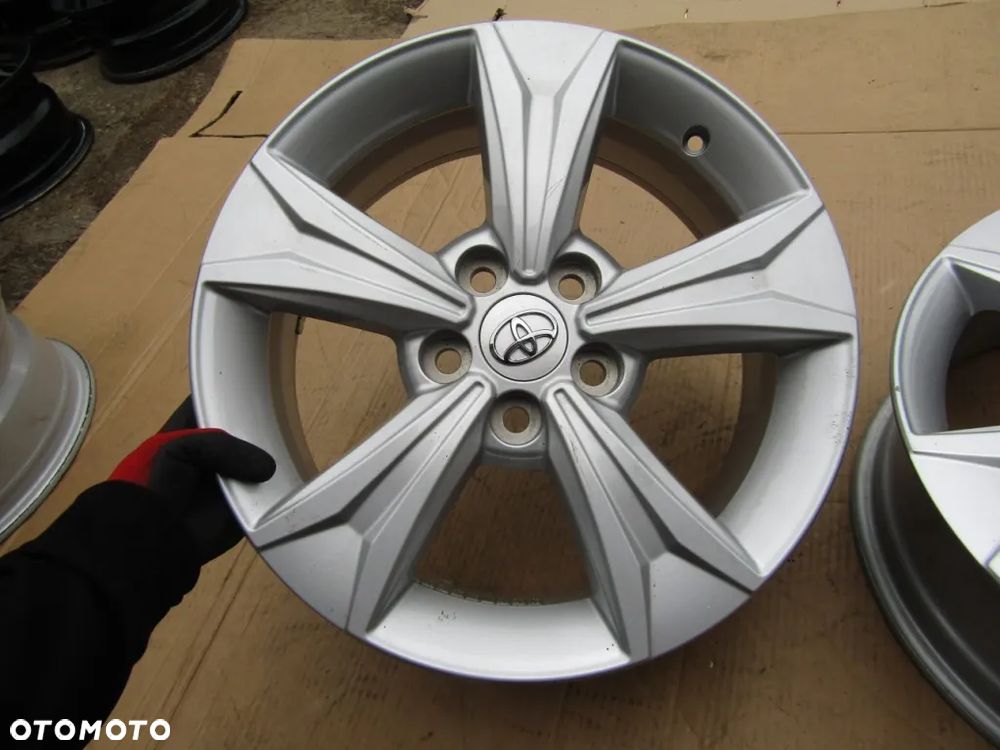 1x Felga 17 Toyota RAV4 RAV 4 Corolla Auris 6,5j 5x114,3 ET45 - 6