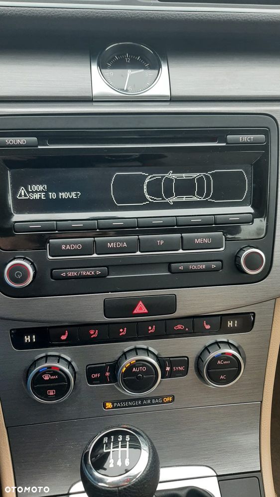 Volkswagen Passat 2.0 TDI Comfortline - 25