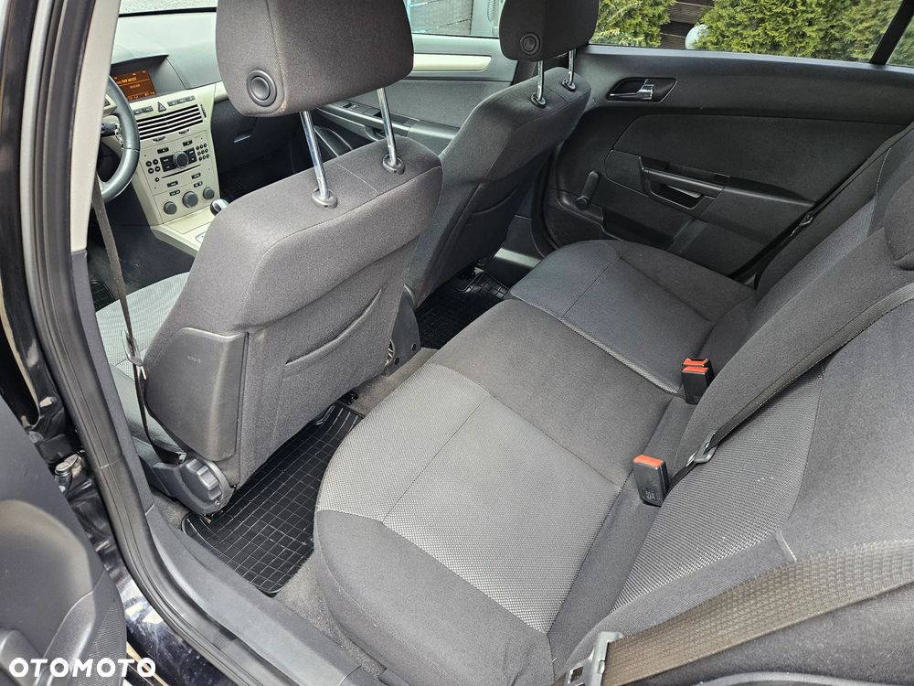 Opel Astra 1.6 Automatik Design Edition - 8