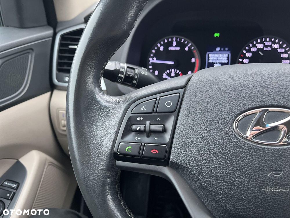 Hyundai Tucson 2.0 CRDI BlueDrive Comfort 2WD - 19
