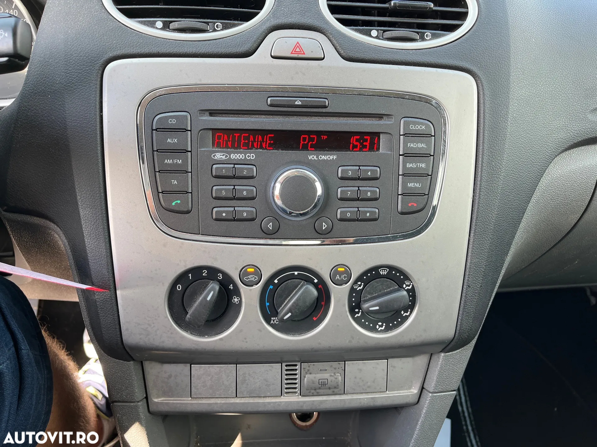 Ford Focus 1.6 16V Viva II - 13