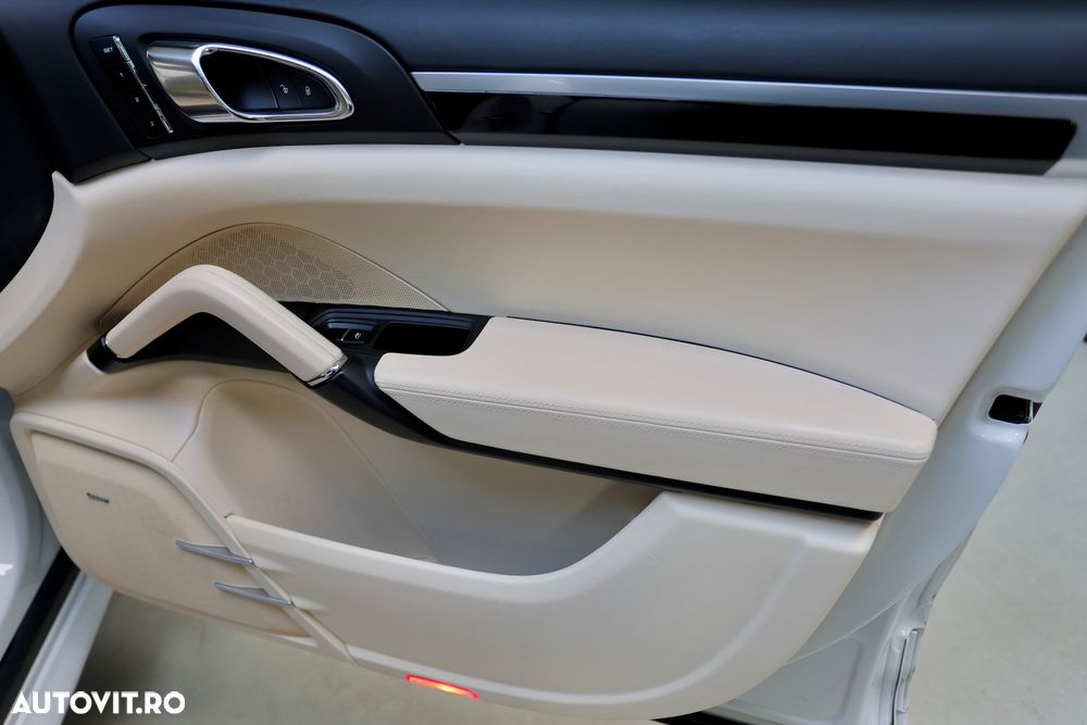 Porsche Cayenne 3.6 L GTS - 17