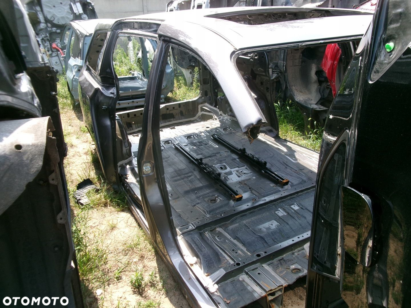 Toyota Sienna III generacji 3,5 V6 4x4 Tył z dachem wanna pas - 2