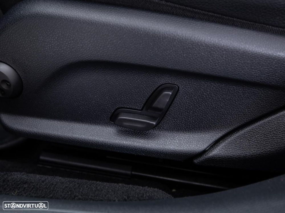 Mercedes-Benz E 300 de 4Matic 9G-TRONIC AMG Line - 19