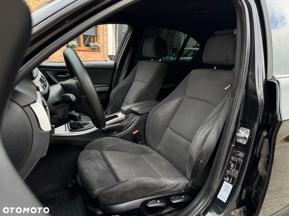 BMW Seria 3 318d DPF Edition Exclusive - 17