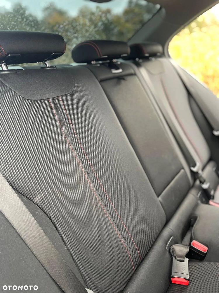 BMW Seria 3 318d Sport Line - 12