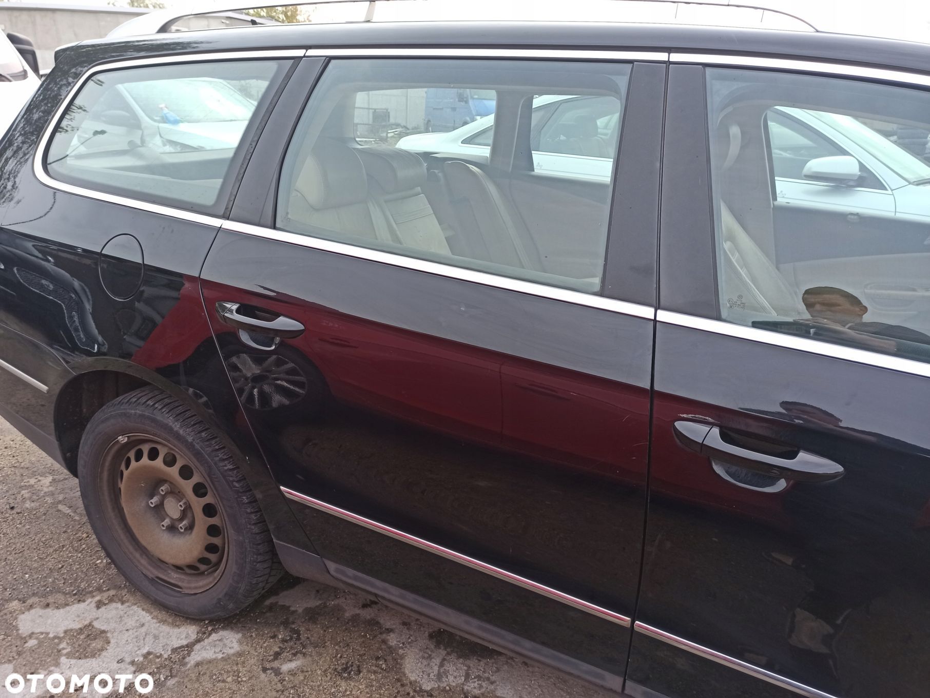 Drzwi prawy tył kompletne VW PASSAT B6 KOMBI L041 - 1