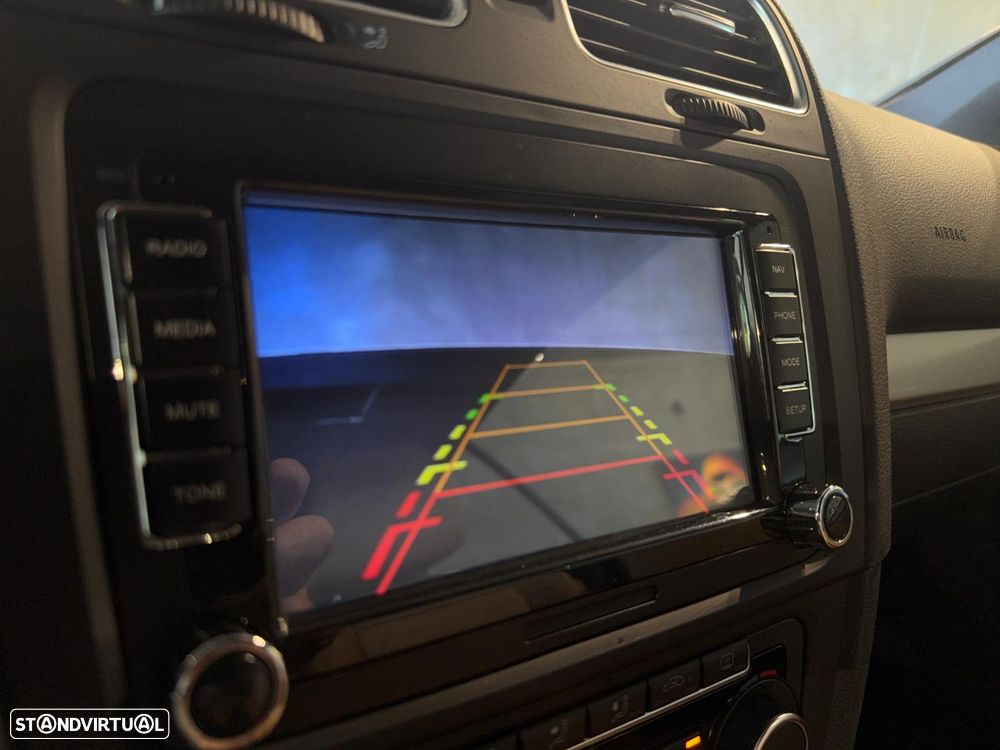 VW Golf Cabriolet 1.2 TSI BlueMotion Exclusive - 25