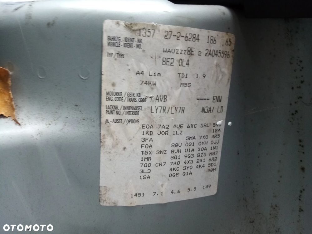 AUDI A4 B6 1.9 TDI AVB - ZDERZAK TYL TYLNI LY7R - 19